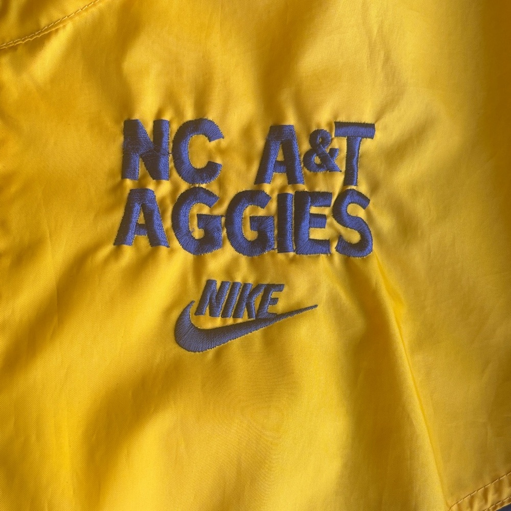 Vtg NIKE NC A&T AGGIES Yellow and Blue Windbreaker Jacket, Size XXL - Picture 2 of 12